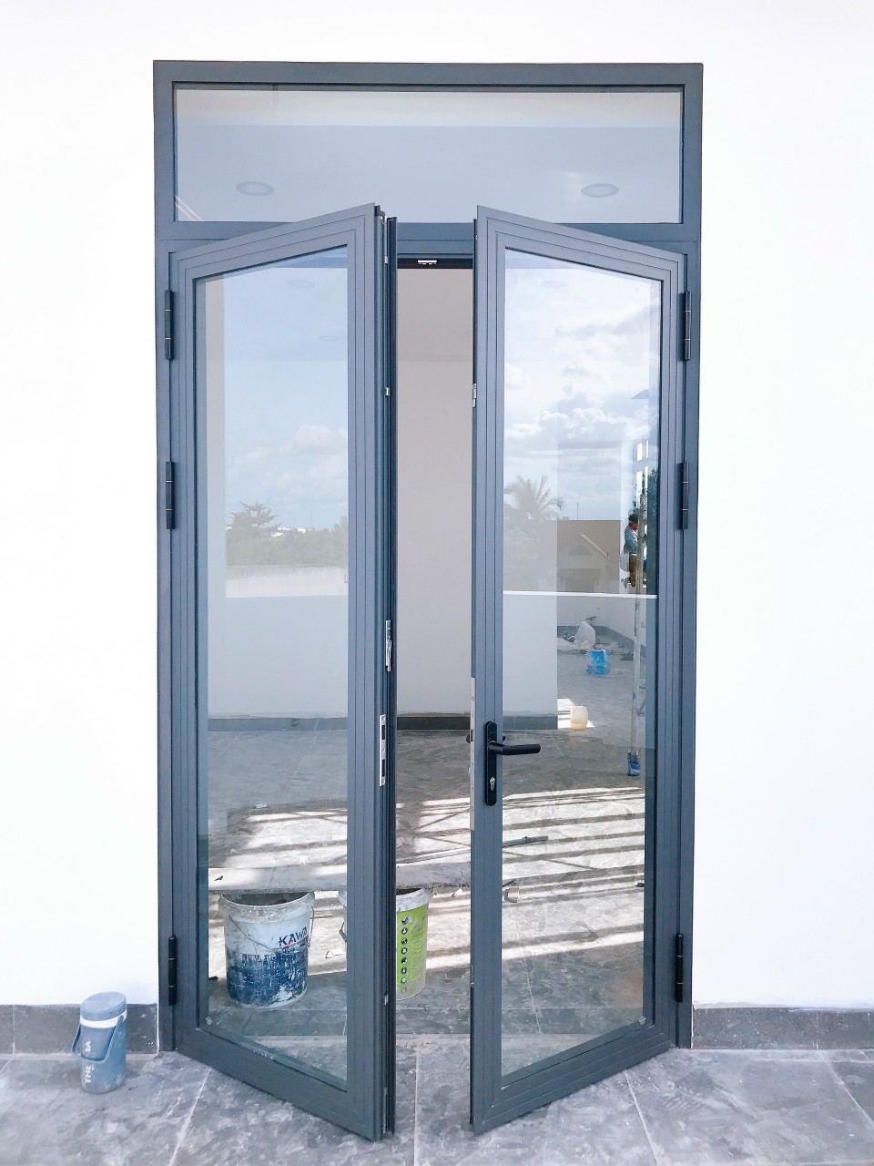 CỬA ĐI MỞ QUAY NHÔM XINGFA 2 CÁNH